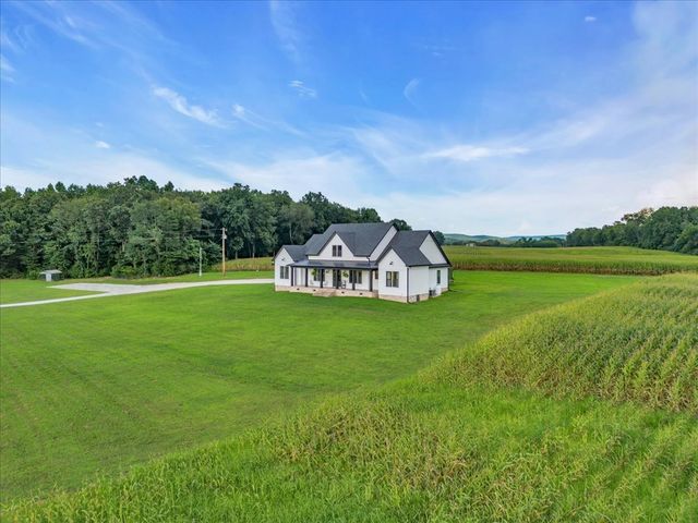 781 Brassfield Rd, Hillsboro, TN 37342