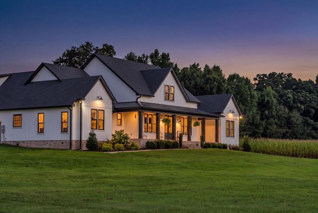 781 Brassfield Rd, Hillsboro, TN 37342