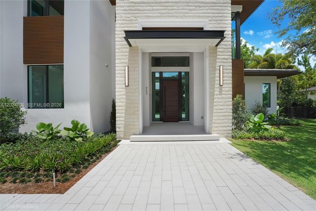 9405 SW 72nd Ct, Pinecrest, FL 33156