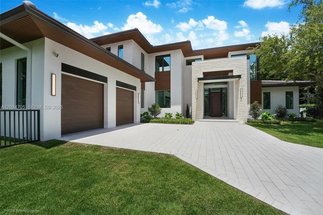 9405 SW 72nd Ct, Pinecrest, FL 33156
