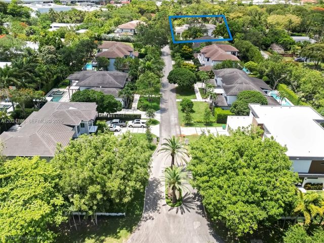 9405 SW 72nd Ct, Pinecrest, FL 33156