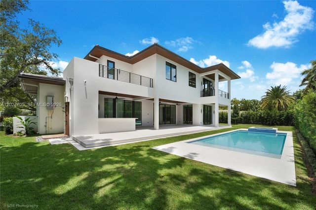 9405 SW 72nd Ct, Pinecrest, FL 33156