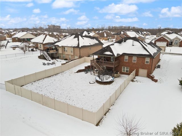 3106 Timberlake Court, Jeffersonville, IN 47130