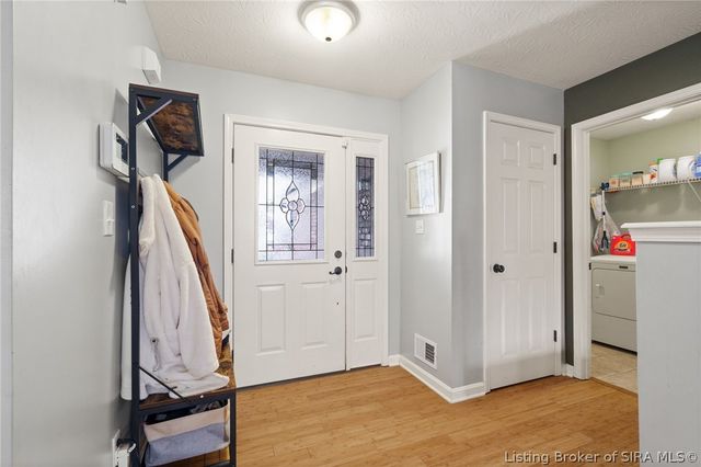 3106 Timberlake Court, Jeffersonville, IN 47130