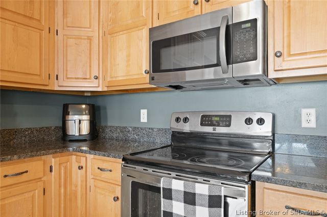 3106 Timberlake Court, Jeffersonville, IN 47130