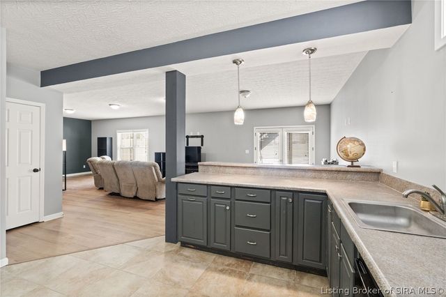 3106 Timberlake Court, Jeffersonville, IN 47130