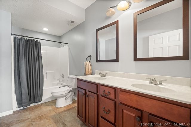 3106 Timberlake Court, Jeffersonville, IN 47130