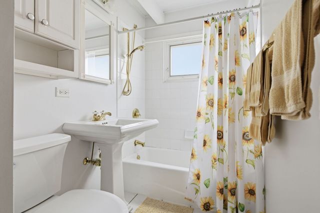 155 E Madison Street, Elmhurst, IL 60126