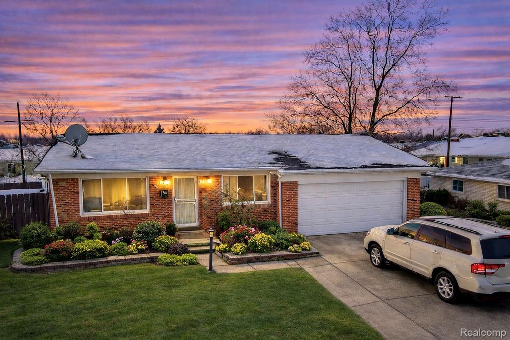 24955 Beierman Avenue, Warren, MI 48091