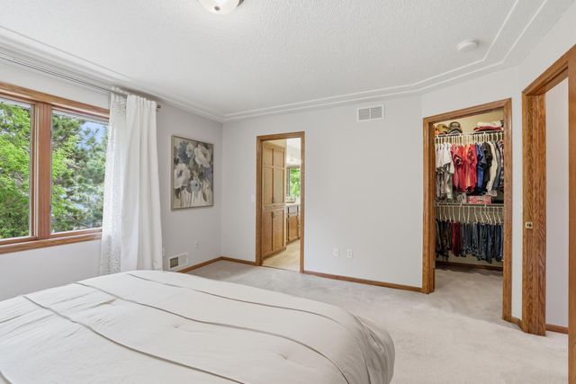 8761 Inverness Road, Woodbury, MN 55125