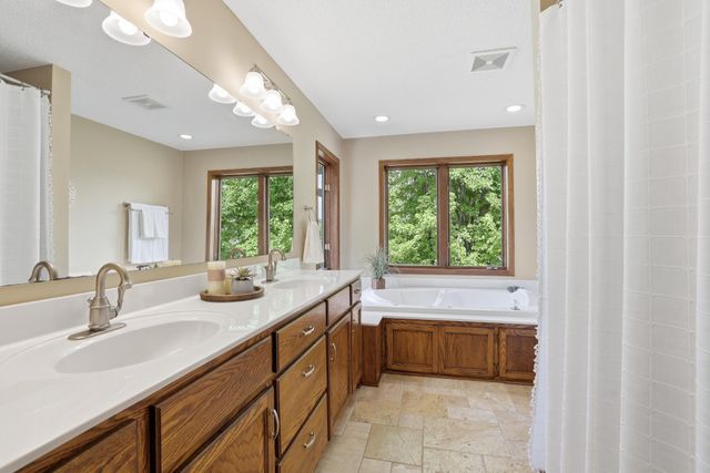 8761 Inverness Road, Woodbury, MN 55125