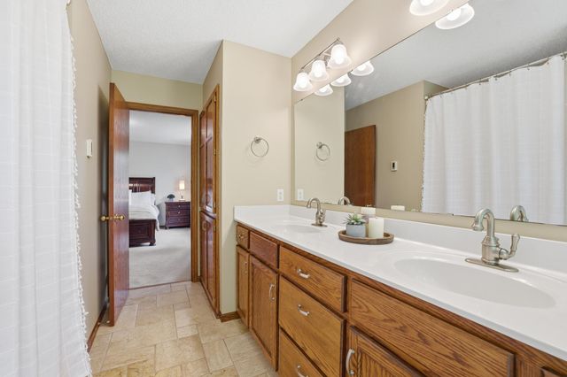 8761 Inverness Road, Woodbury, MN 55125