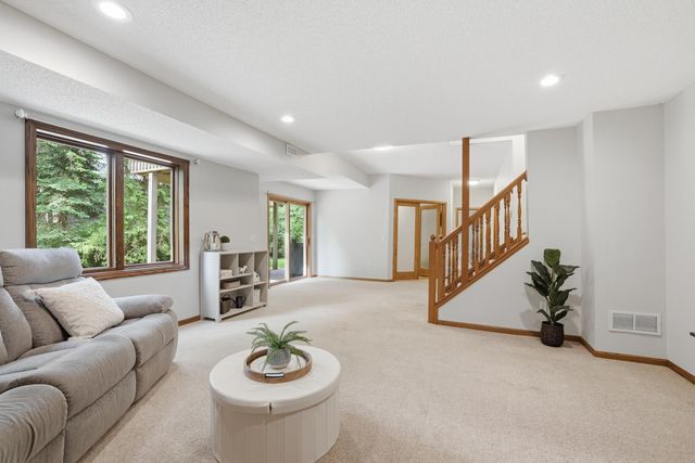 8761 Inverness Road, Woodbury, MN 55125