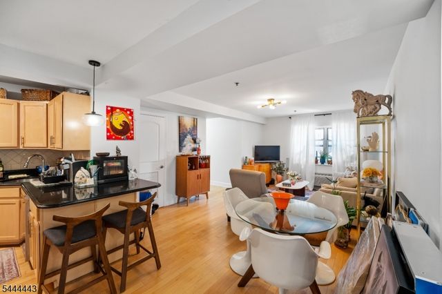 70 S Munn Ave 401, East Orange City, NJ 07018
