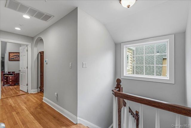 84 Fernwood Terrace, Garden City, NY 11530