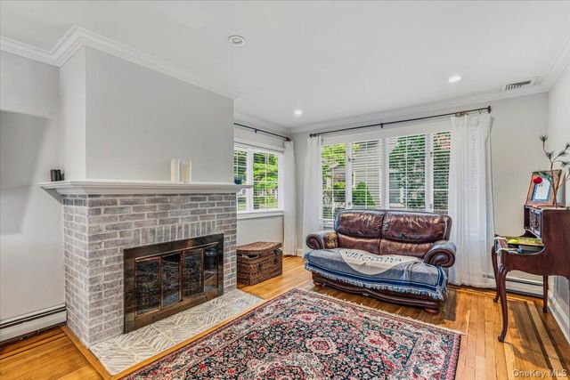 84 Fernwood Terrace, Garden City, NY 11530