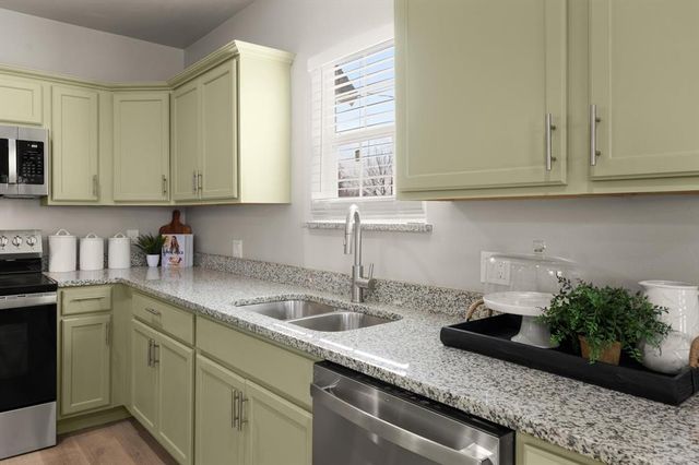 411 W Springer Avenue, Guthrie, OK 73044