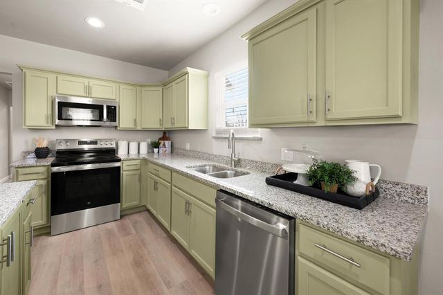 411 W Springer Avenue, Guthrie, OK 73044