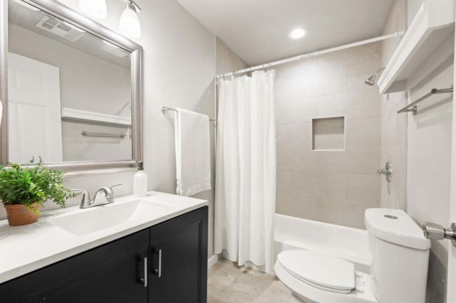 411 W Springer Avenue, Guthrie, OK 73044