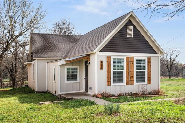 411 W Springer Avenue, Guthrie, OK 73044