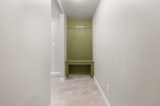 411 W Springer Avenue, Guthrie, OK 73044