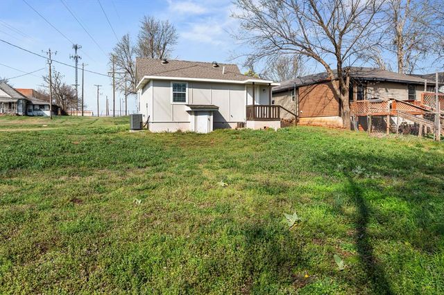 411 W Springer Avenue, Guthrie, OK 73044