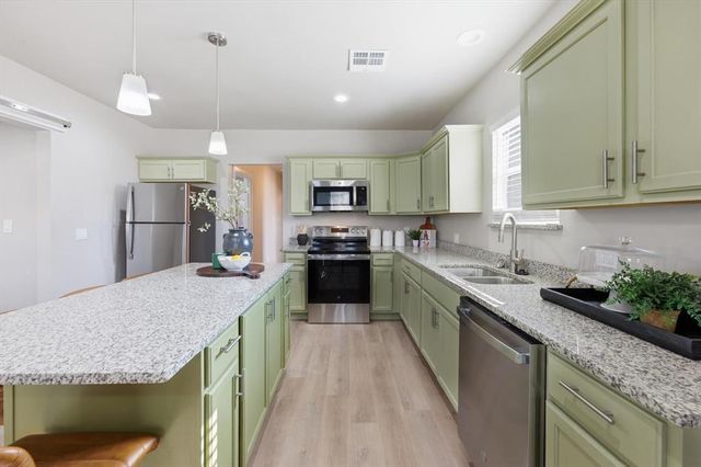 411 W Springer Avenue, Guthrie, OK 73044