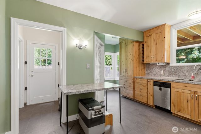 840 11th Avenue, Fox Island, WA 98333