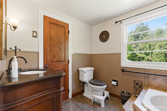 840 11th Avenue, Fox Island, WA 98333