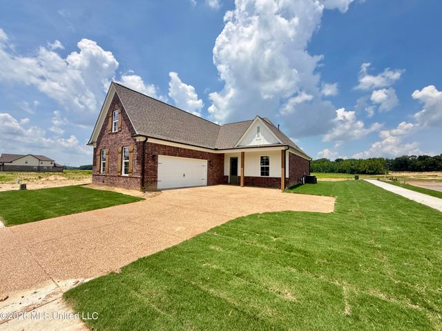 907 Coahoma Court, Nesbit, MS 38651