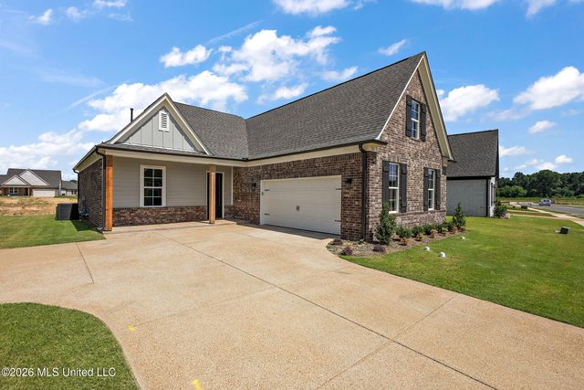 907 Coahoma Court, Nesbit, MS 38651