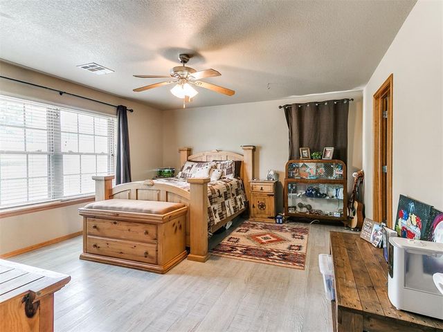 12517 Jerrad Lane, Mcloud, OK 74851