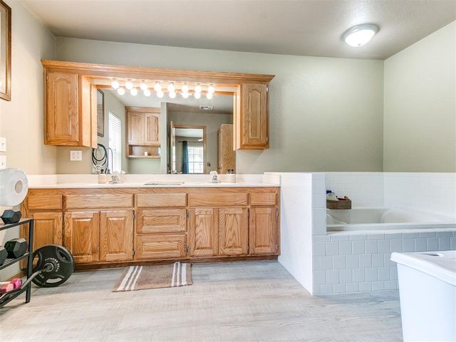 12517 Jerrad Lane, Mcloud, OK 74851