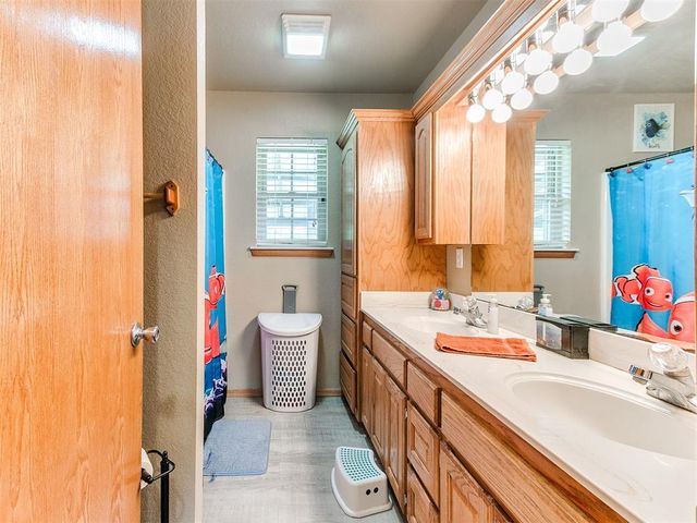 12517 Jerrad Lane, Mcloud, OK 74851
