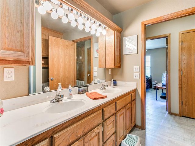 12517 Jerrad Lane, Mcloud, OK 74851