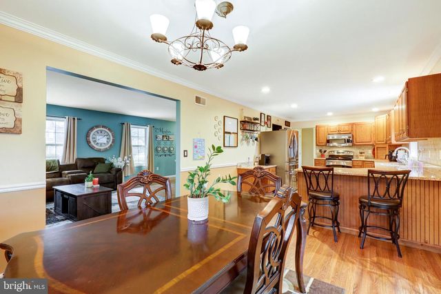 176 FAIRWAY DR, Denver, PA 17517