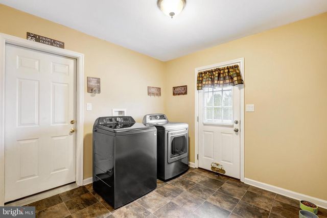 176 FAIRWAY DR, Denver, PA 17517