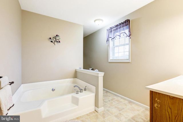 176 FAIRWAY DR, Denver, PA 17517