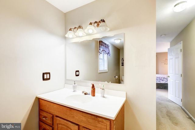 176 FAIRWAY DR, Denver, PA 17517