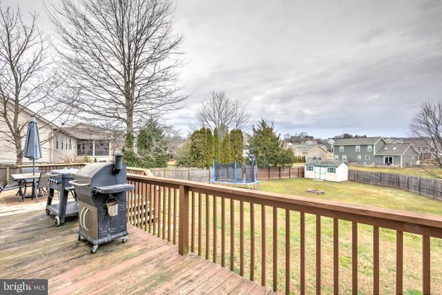 176 FAIRWAY DR, Denver, PA 17517