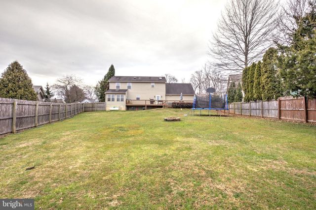 176 FAIRWAY DR, Denver, PA 17517