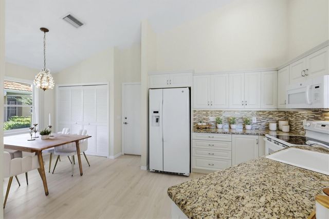 8006 BOBCAT CIRCLE, Sarasota, FL 34238