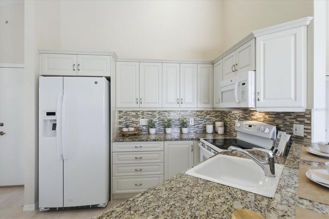 8006 BOBCAT CIRCLE, Sarasota, FL 34238