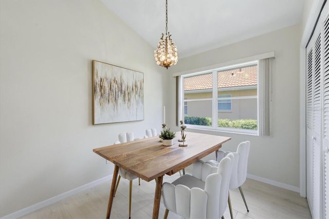 8006 BOBCAT CIRCLE, Sarasota, FL 34238