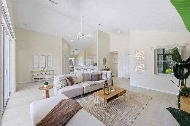 8006 BOBCAT CIRCLE, Sarasota, FL 34238
