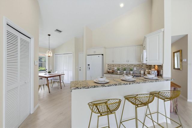 8006 BOBCAT CIRCLE, Sarasota, FL 34238