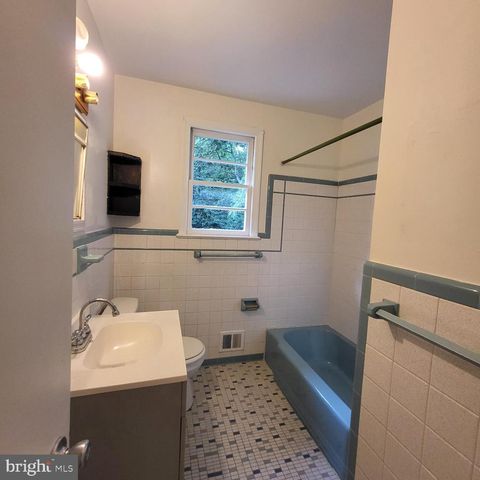 5900 ARBROATH DR, Clinton, MD 20735