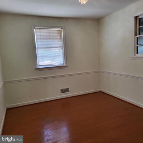 5900 ARBROATH DR, Clinton, MD 20735