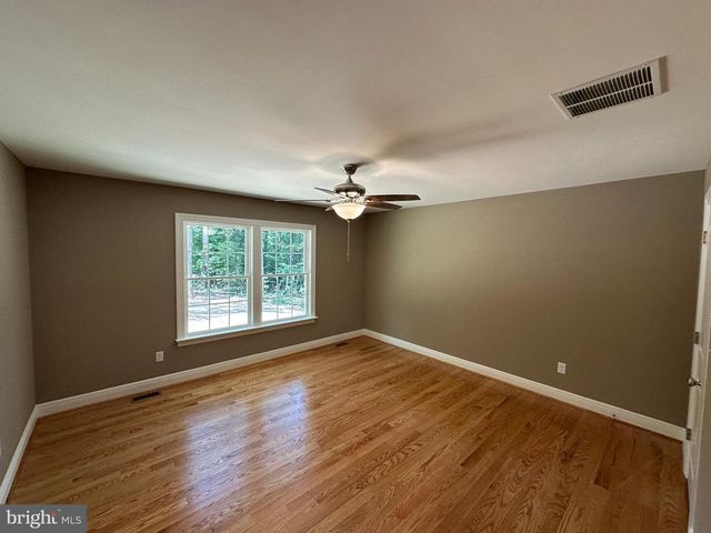 210 BEAVER TRL, Winchester, VA 22602