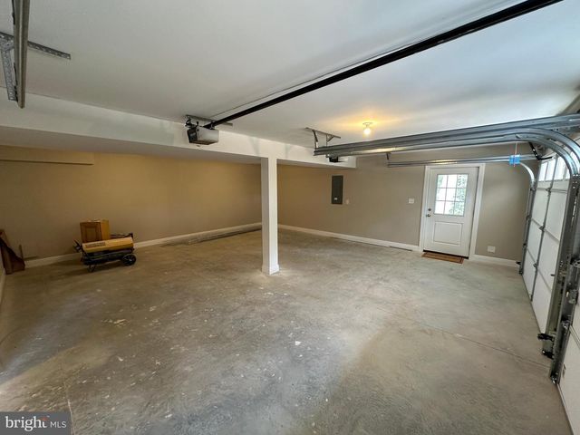 210 BEAVER TRL, Winchester, VA 22602